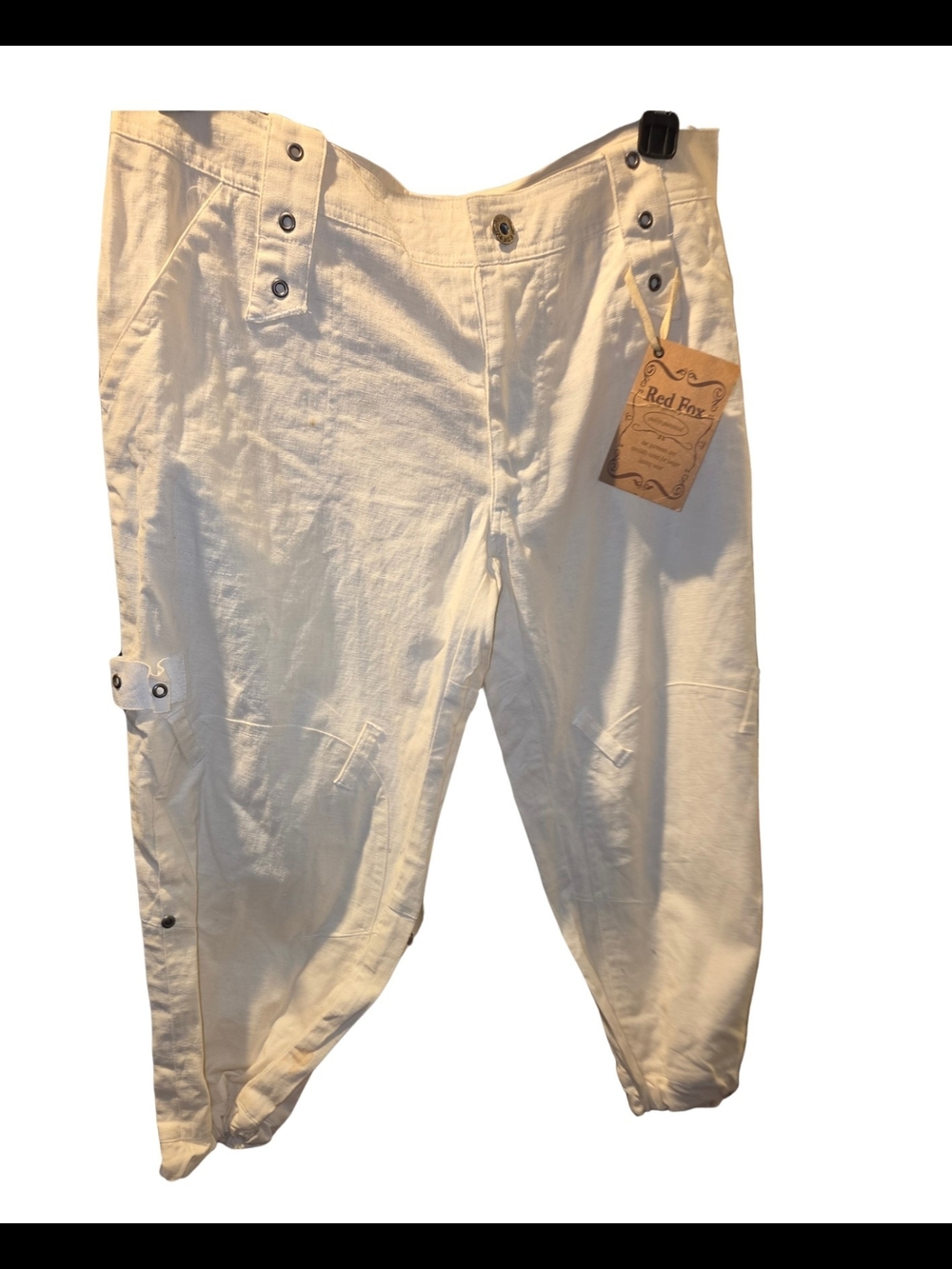 Red Fox Cream Cargo Capri Pants